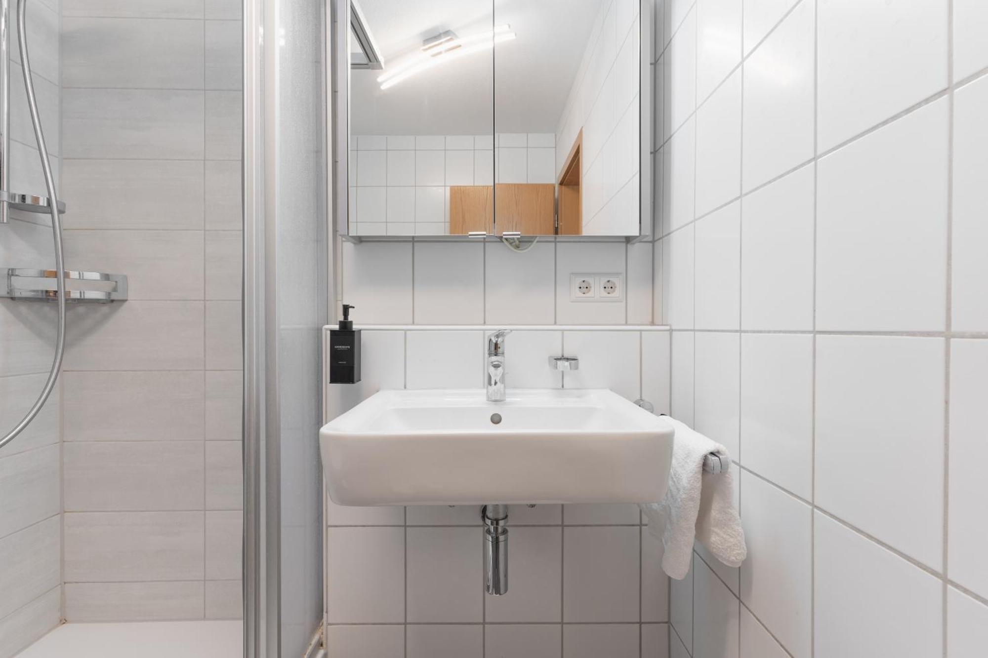 Untersee-Suite Istayunixi Seenaehe-Terrasse-Workspace-Netflix-Parkplatz ラドルフツェル・アム・ボーデンゼー エクステリア 写真